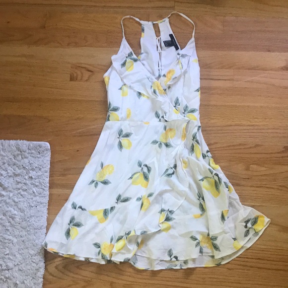 Forever 21 Dresses & Skirts - Lemon ruffle sundress tie back size small